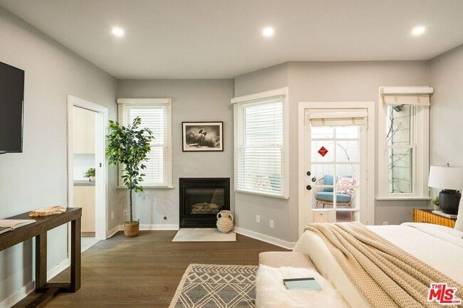 Building Photo - 2622 2nd St