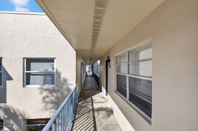 Building Photo - 173 Flanders C