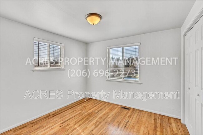 Building Photo - 15515 Stone Ave N