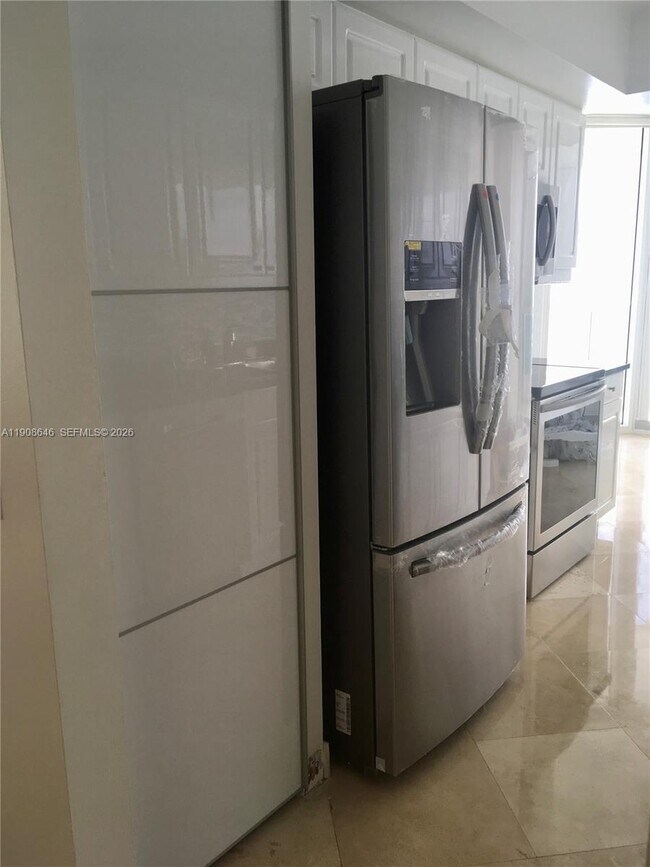 Building Photo - 21055 Yacht Club Dr