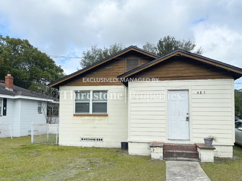 Building Photo - 485 E 44th St