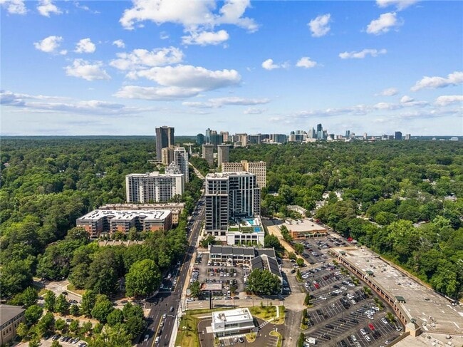 Building Photo - 2425 Peachtree Rd NE