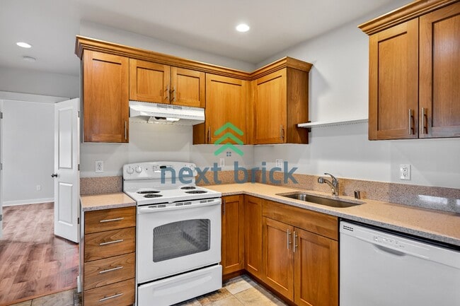 Building Photo - Charming 1-bedroom, 1-bathroom unit in Greenwood