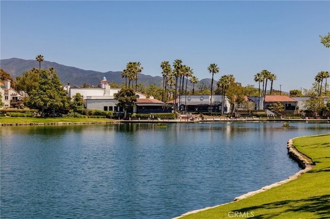 Building Photo - 225 Montana Del Lago Dr