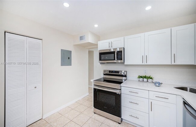 Building Photo - 7705 SW 86th St