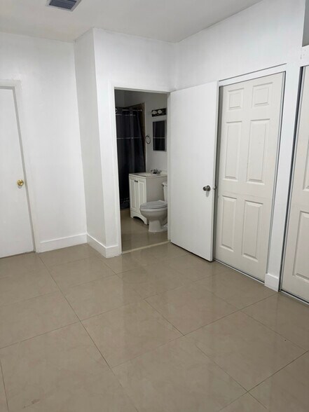 Building Photo - 8111 SW 129th Ave