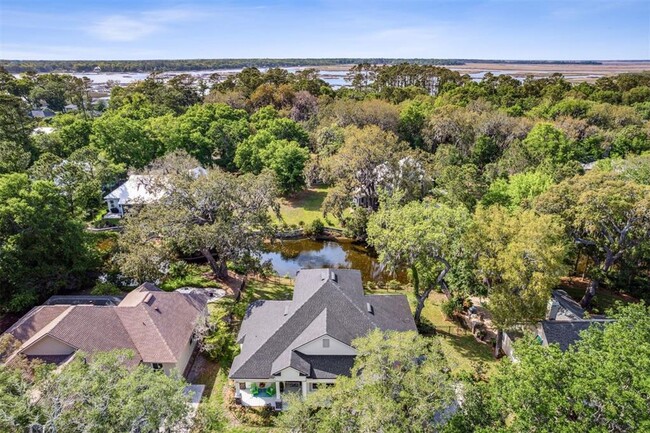 Building Photo - Luxury Living in exclusive and gated Oyste...