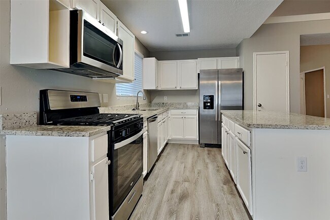 Building Photo - 79 Rockridge Dr