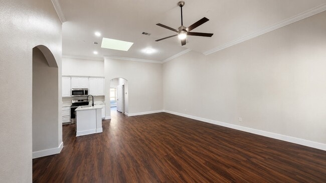 Building Photo - 5691 Orchard Pkwy