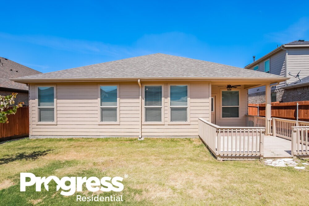 Building Photo - 9132 Golden Hollow Ln