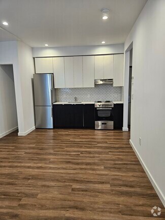 Building Photo - The Lofts at 135