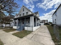 Building Photo - 251 Henry St