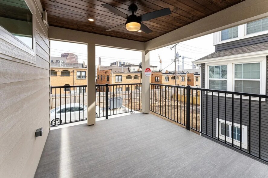 Building Photo - 4464 Broadway Blvd