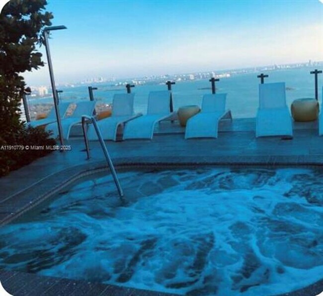 Building Photo - 501 NE 31st St