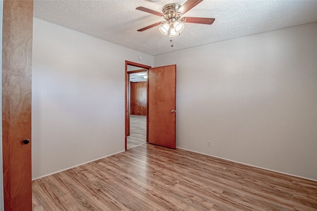 Building Photo - 365 FM247