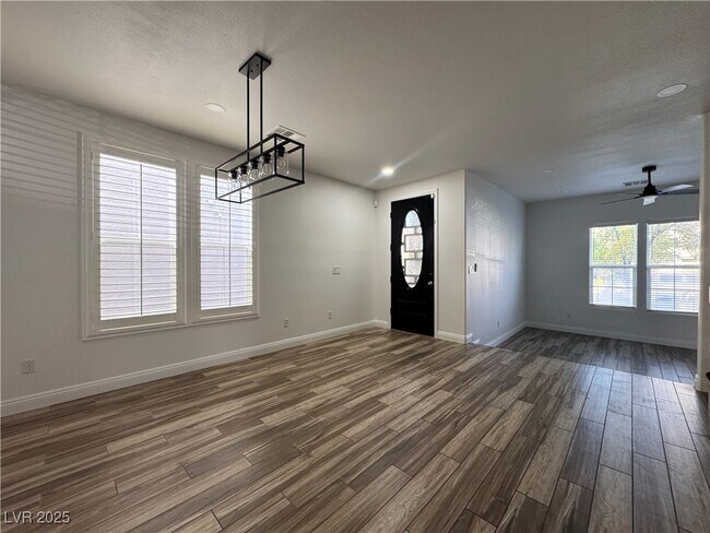 Building Photo - 9501 Ironsend St