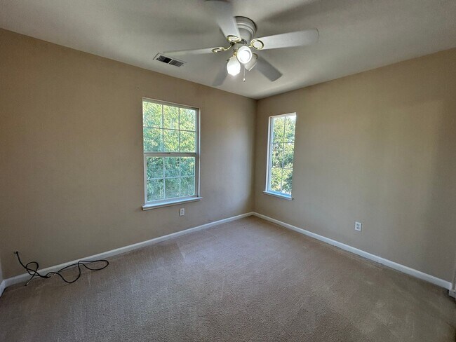 Building Photo - 4113 Piccadilly Ln