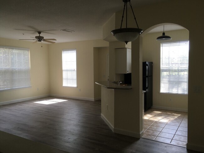 Building Photo - 12879 Madison Pointe Cir