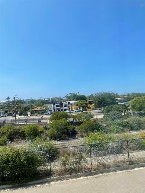 Building Photo - 415 N Cedros Ave