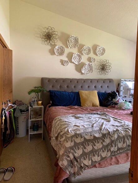 Building Photo - 201 - 203 Heidi Ct