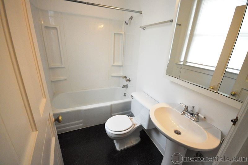Bathroom - 511 Mohawk St