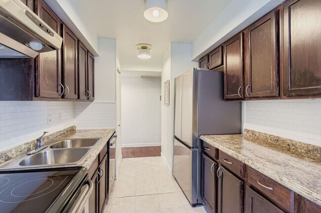 Building Photo - Beautiful & Modern 2 bedroom in Denver!