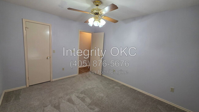 Building Photo - 1301 Newbury Dr