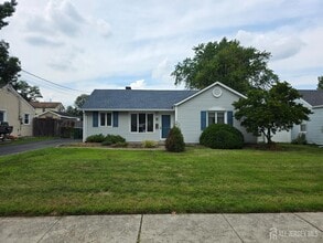 Building Photo - 37 Dalton Pl