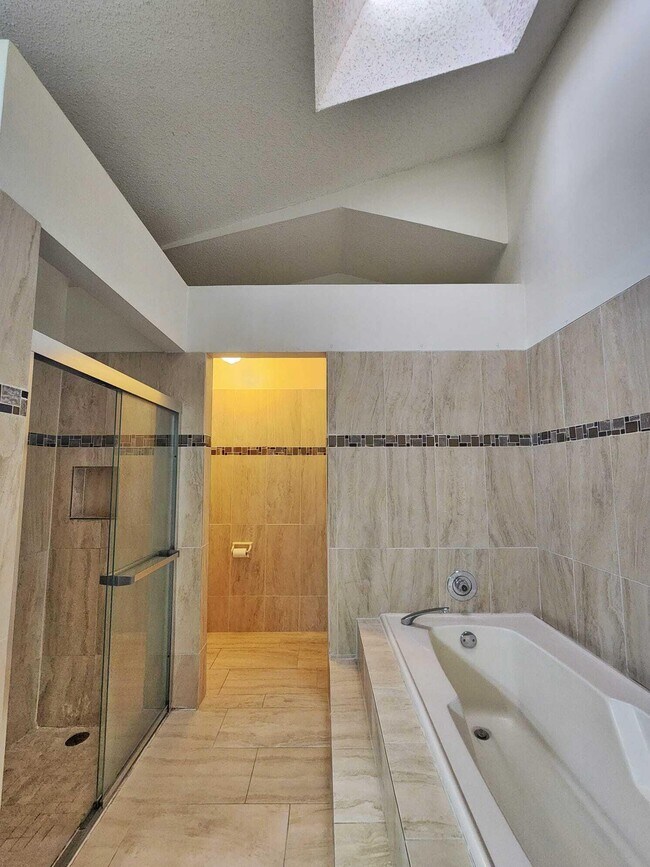 Building Photo - 7705 Forest Green Ln