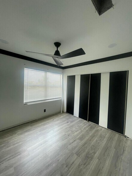 Building Photo - 4674 Lakeside Cir