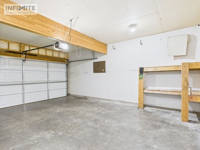 Building Photo - 3-Bedroom Condo in the Heart of Belgrade –...