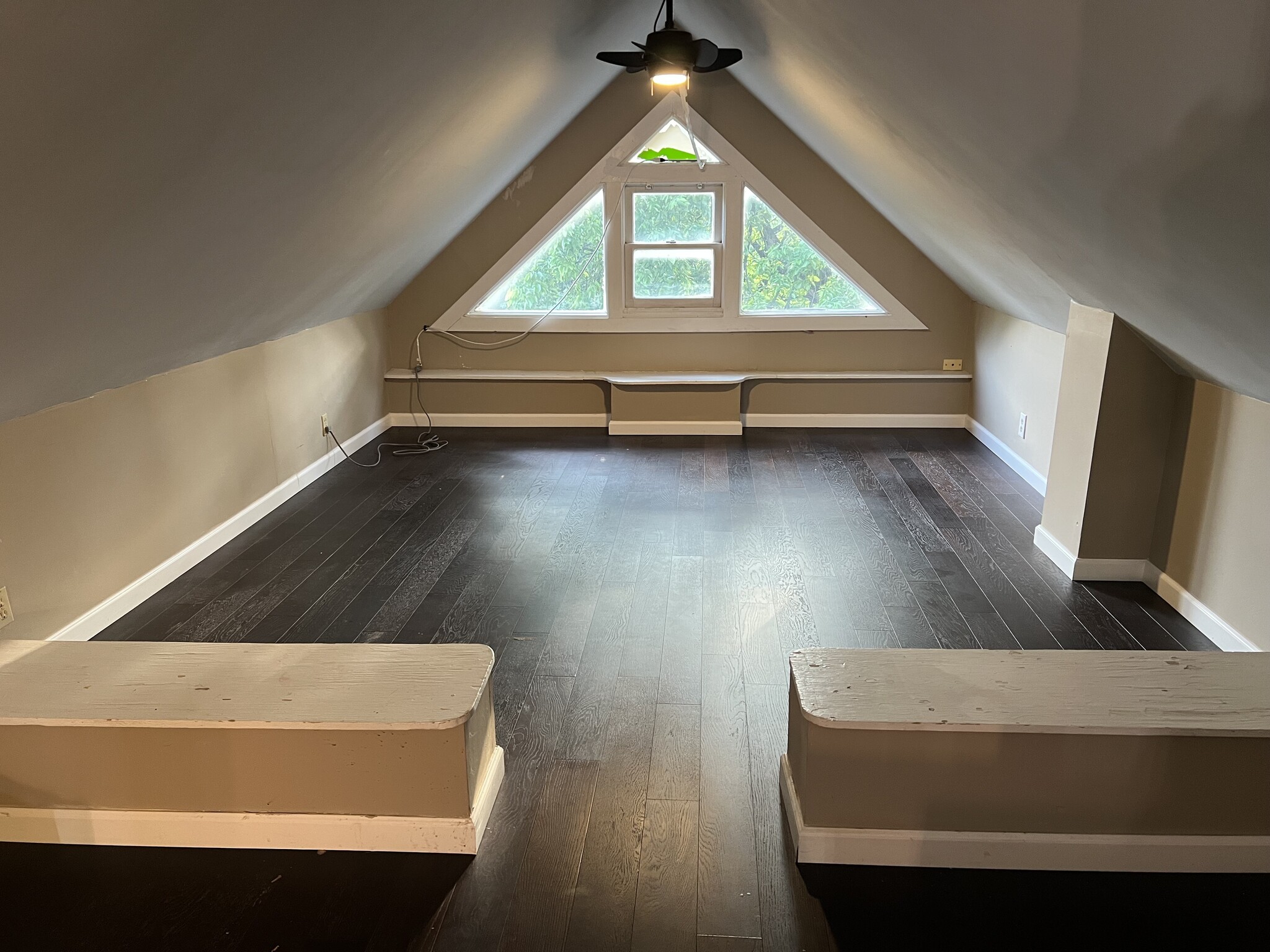 Loft Space 2nd floor - 997 Neil Ave