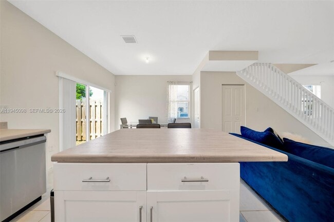 Building Photo - 2699 SE 19th St