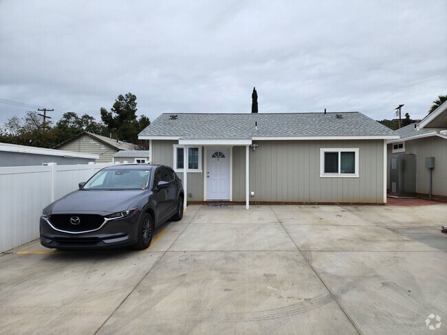 Building Photo - 1251 Bates Ln