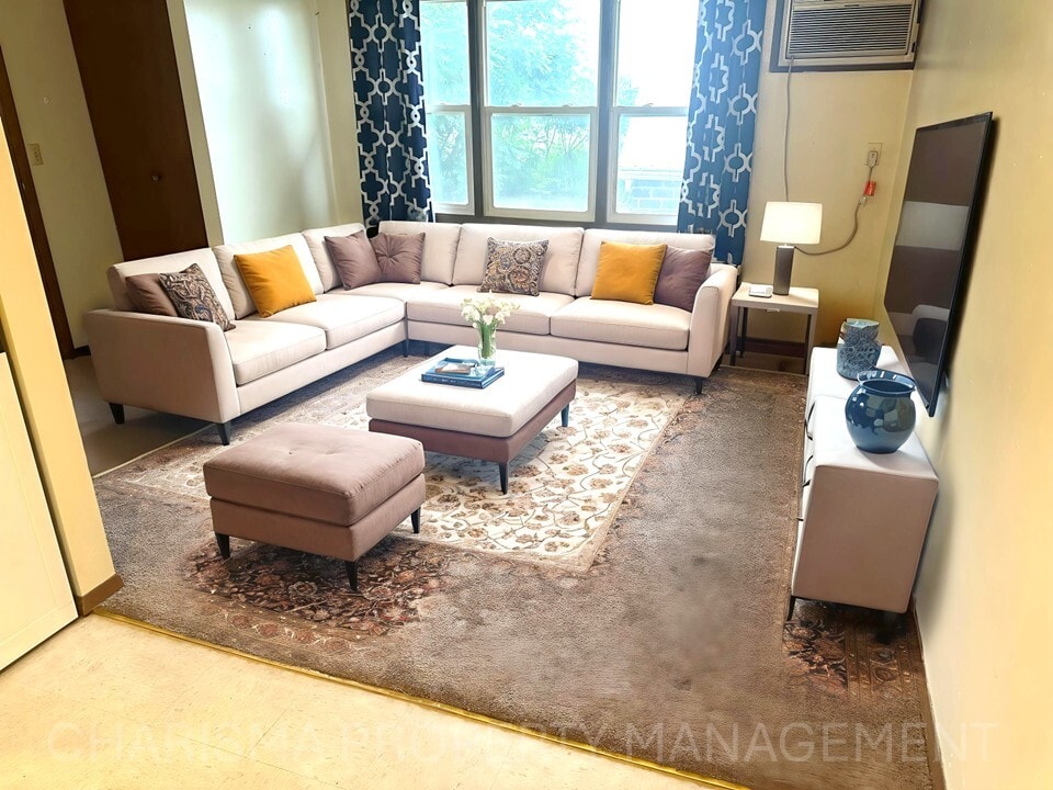 Building Photo - 513 N Main Ave