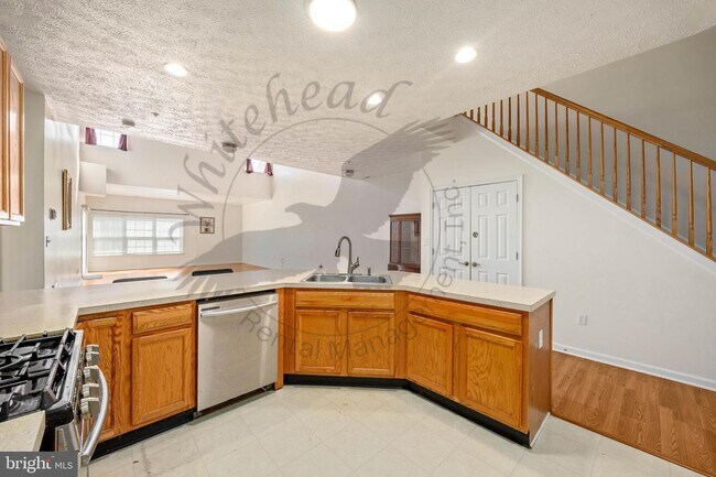 Building Photo - 9549 Wedge Way