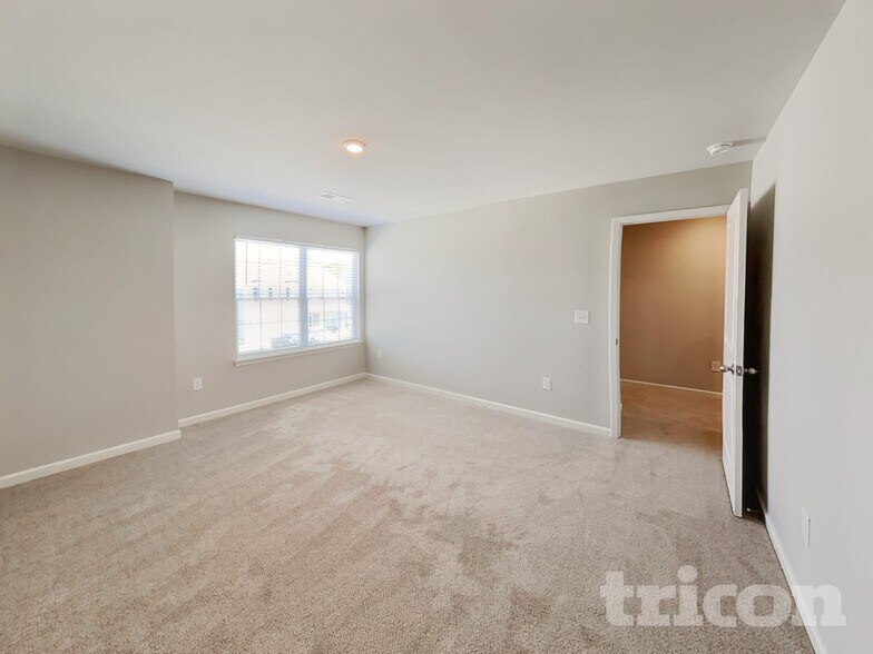 Building Photo - 134 Rivercamp St