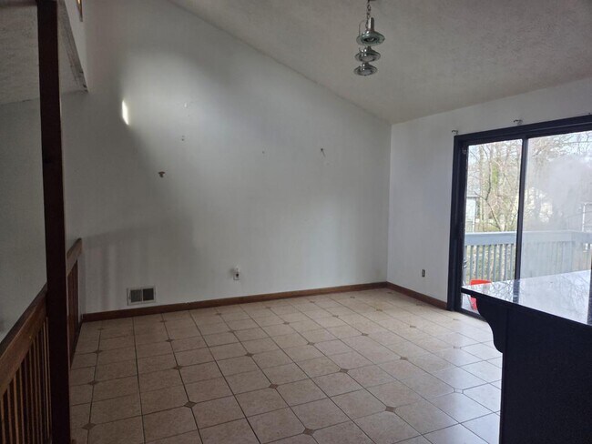 Building Photo - 5625 Princeton Oaks Dr