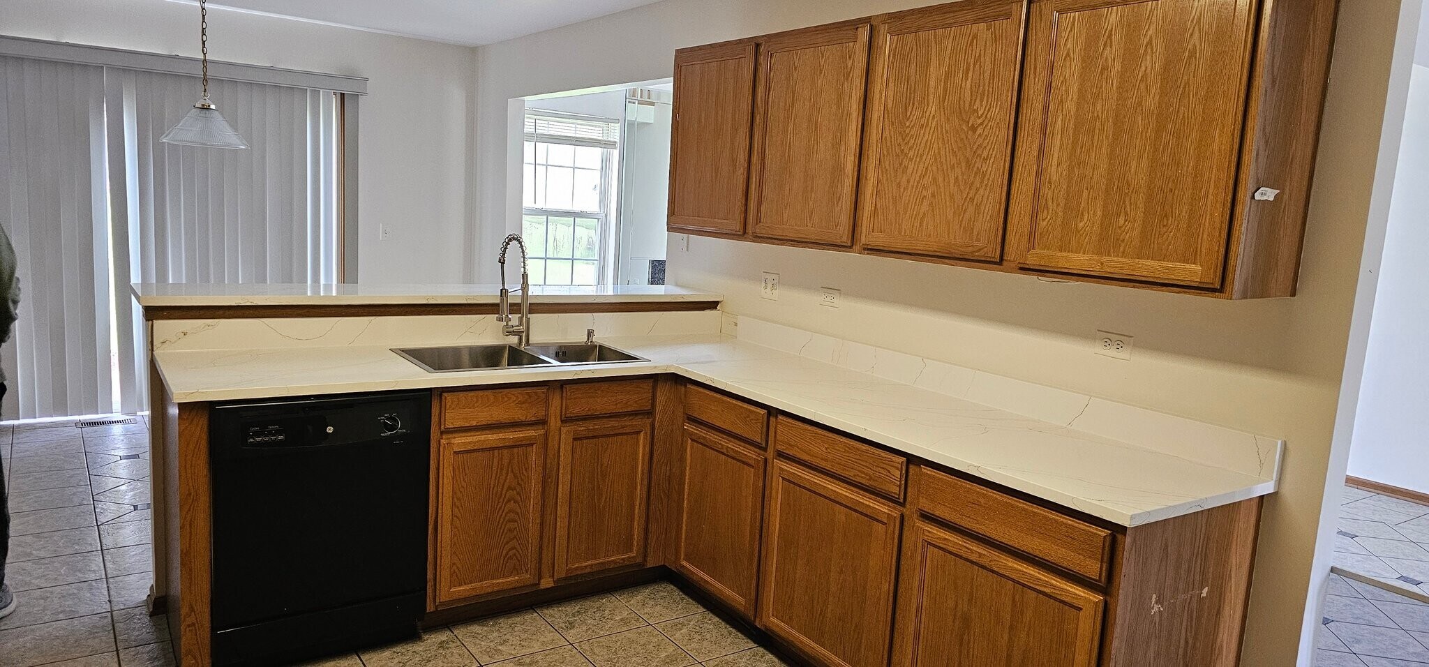 Building Photo - 615 Arrowwood Ct