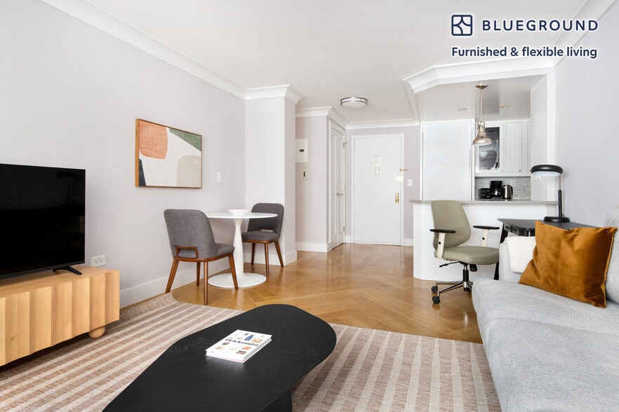 Building Photo - 50 W 97th St