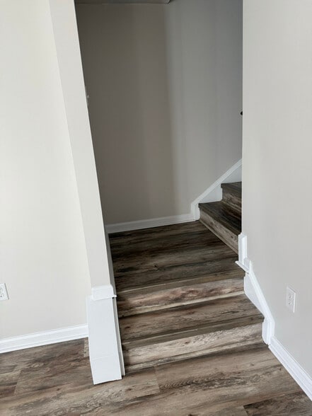 Building Photo - 204 Treeline Ln