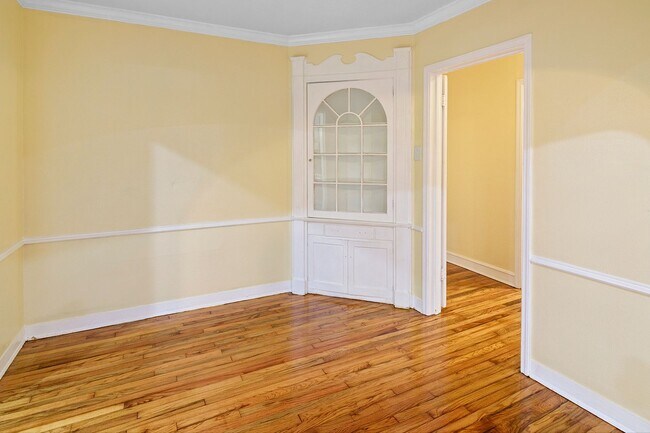 Building Photo - 406 Southern St