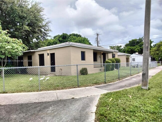 Building Photo - 4821 NW 10th Ave