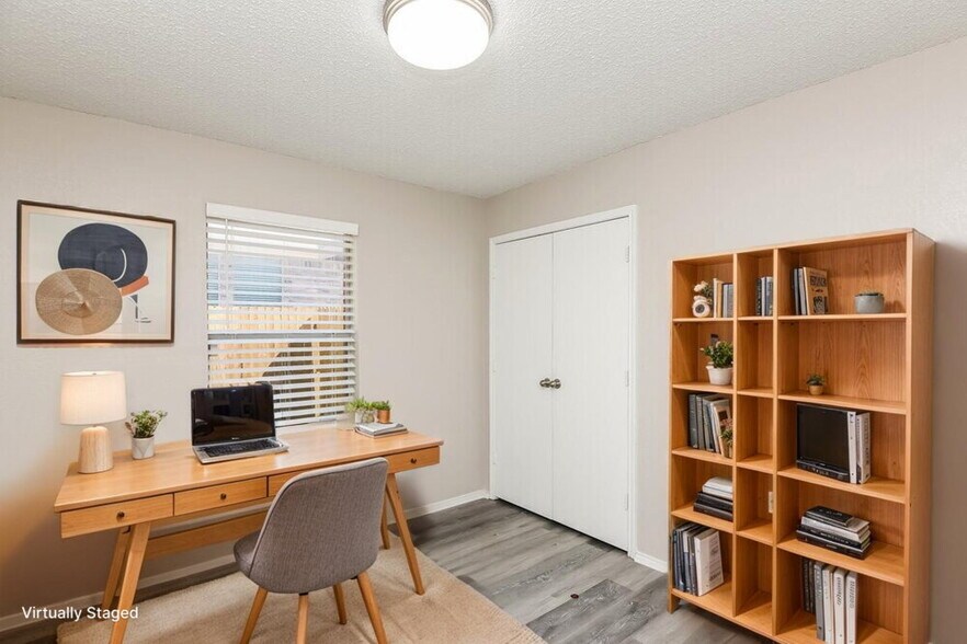 Building Photo - 2428 Ensenada Ln