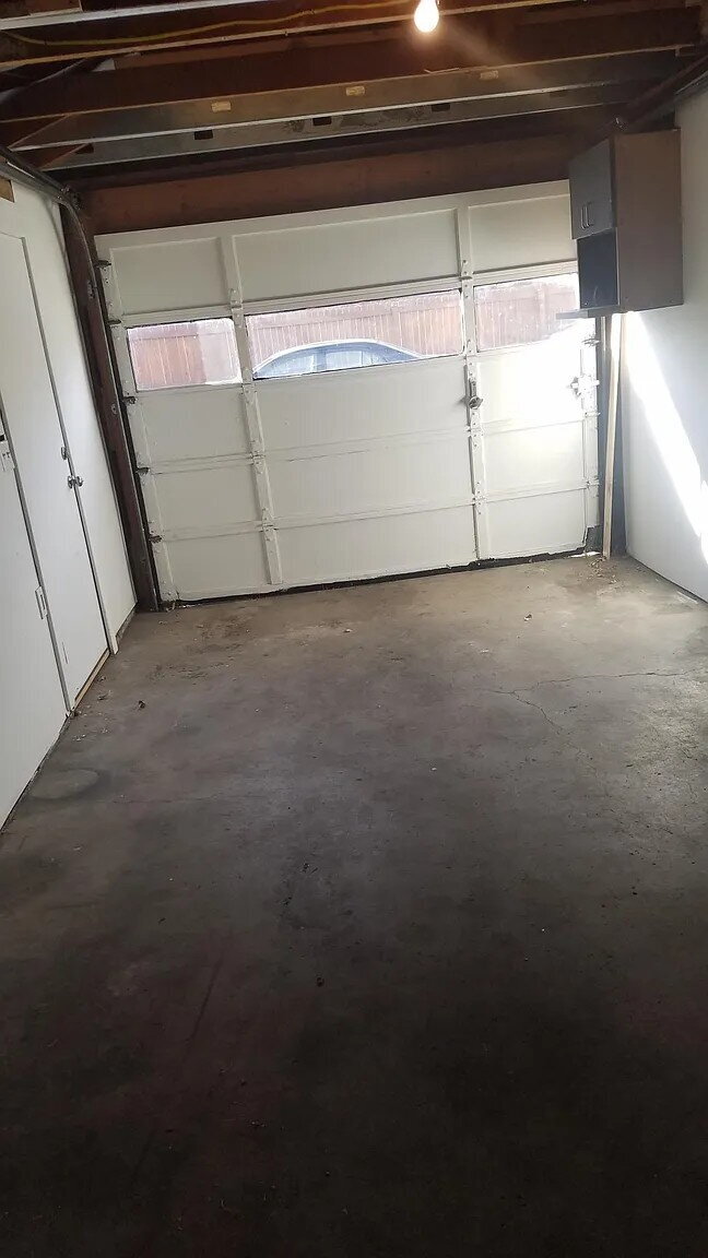 Building Photo - Charming 1-Bed 1-Bath Wheatridge Duplex with Private Fenced Yard & Garage - Available Now!