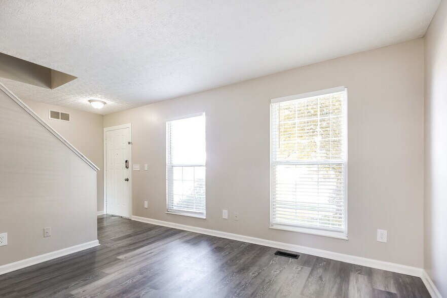 Building Photo - 448 Springwood Lake Dr