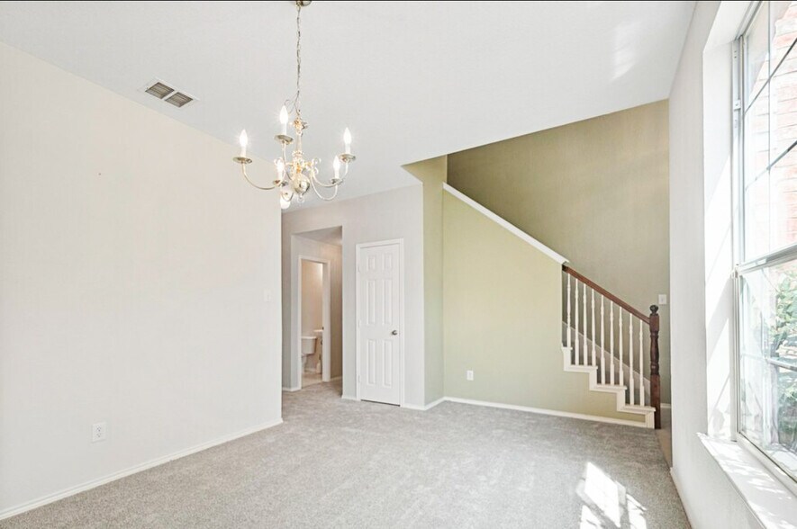 Building Photo - 11705 Pinyon Pine Dr