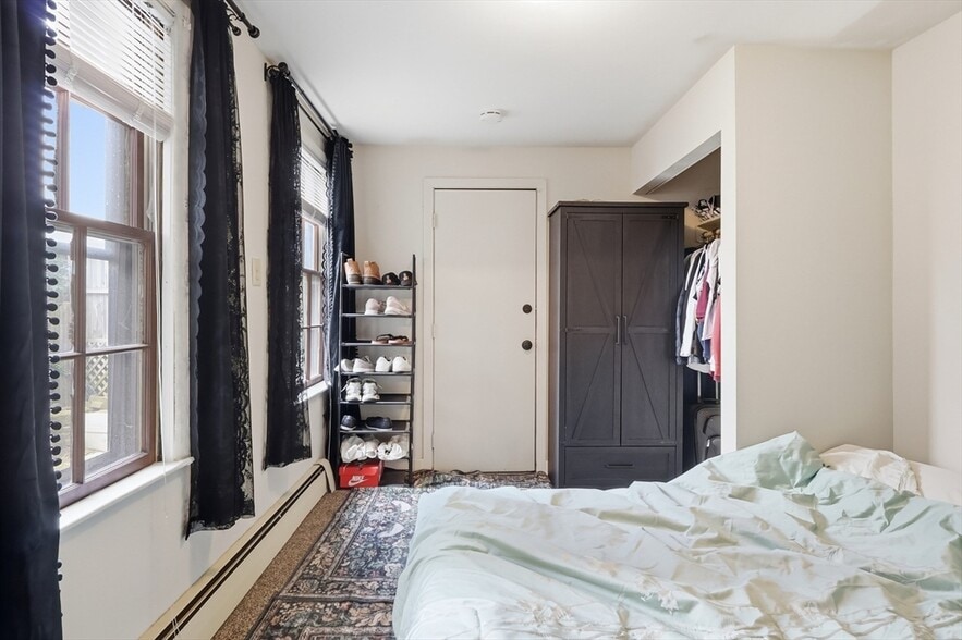 Building Photo - 50 Monmouth St