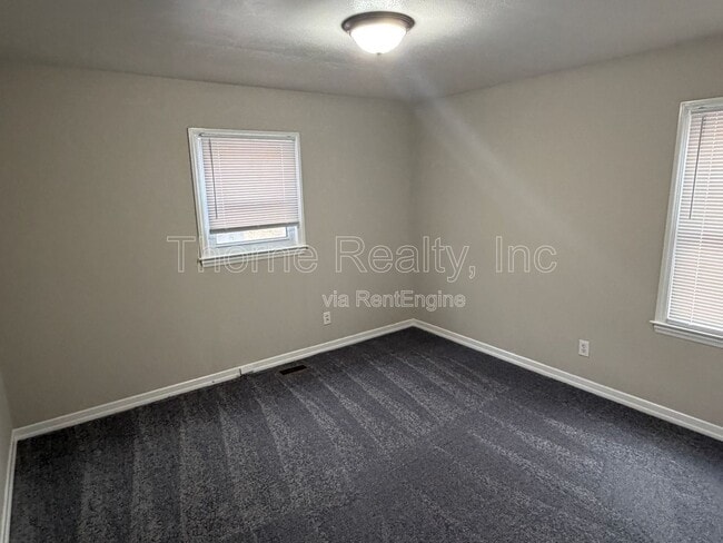 Building Photo - 1113 S Cambridge Cir