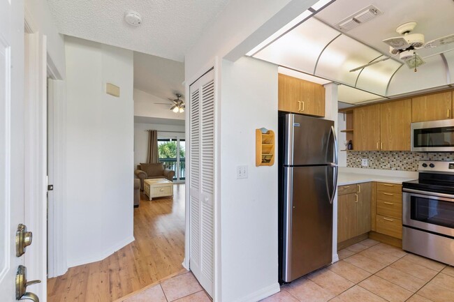 Building Photo - Fully Furnished Long Term Rental